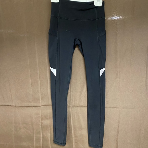 Ivviva Grey Half Zip Pullover and Black High-rise Leggings with pockets - Picture 5 of 7